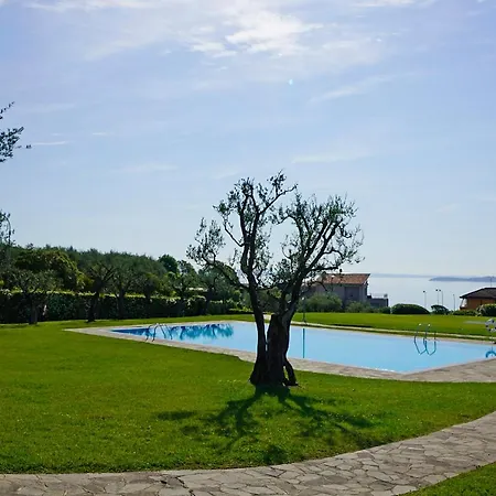 Nel Blu Dipinto Di Blu Moniga del Garda